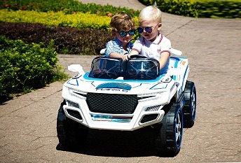 4-seater power wheels